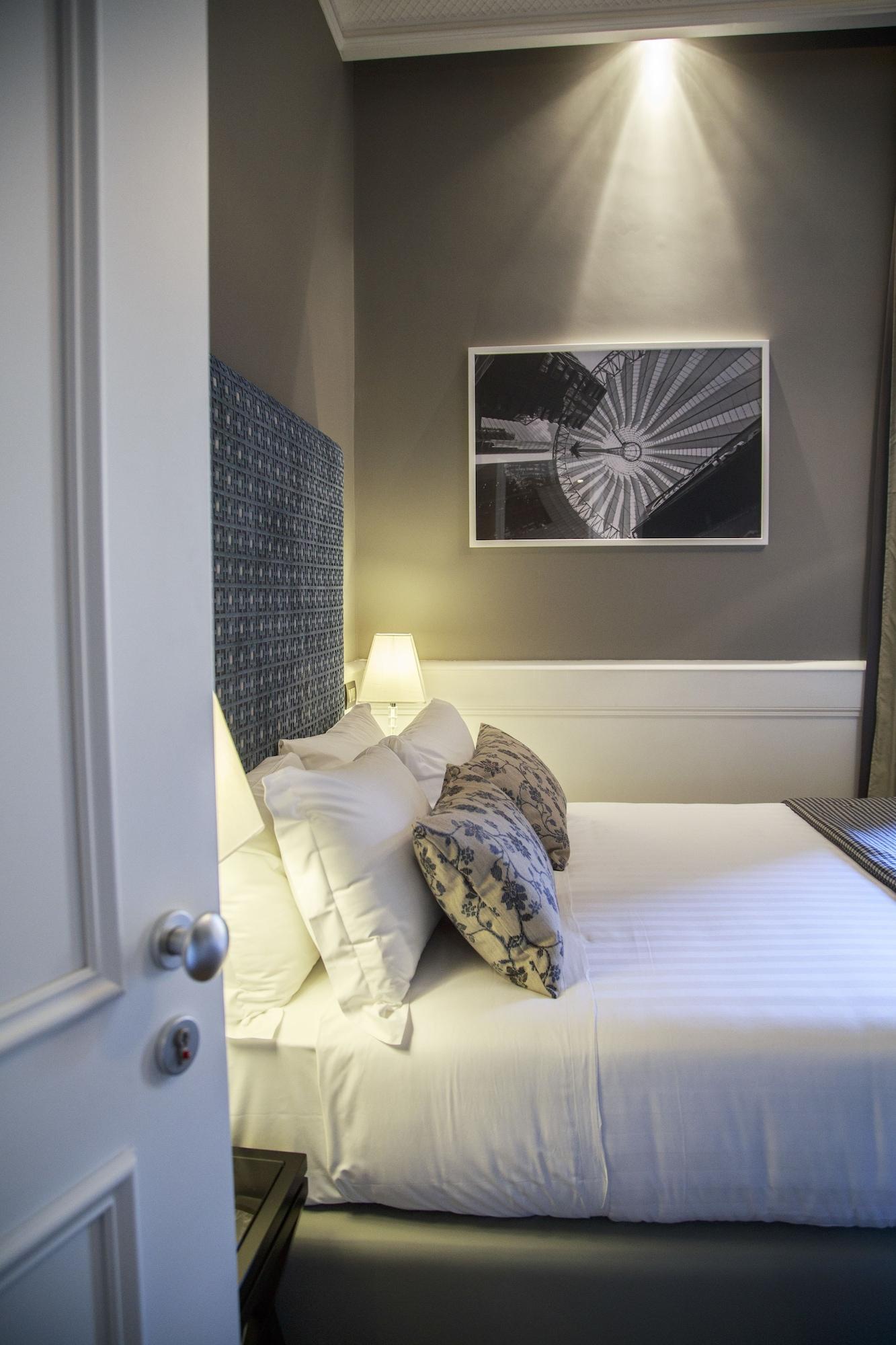 The Independent Suites Рим Экстерьер фото